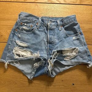 Levi’s 501 distressed shorts 25 buttonfly